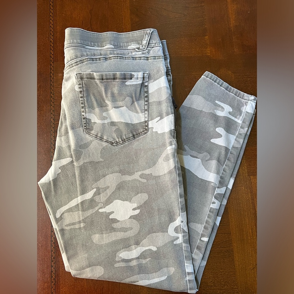 Democracy Jeans